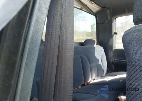 1997 Chevrolet C1500 Fleetside z USA, uszkodzony, nr VIN 1GCEC19R5VE203478